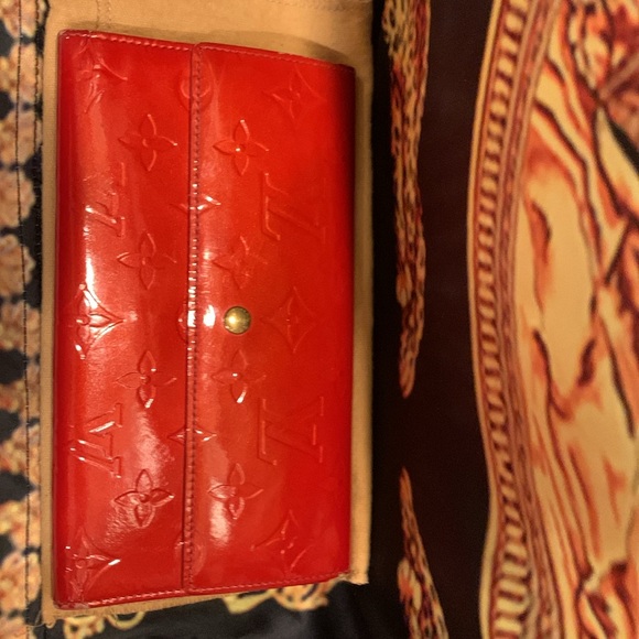 Beautiful Louis Vuitton Wallet ! In great condition no transfer!! - Picture 10 of 14